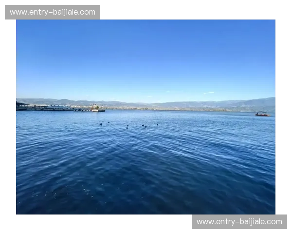 马尔代夫vs也门：天堂与遗珠，你心中的那片海是哪一种？